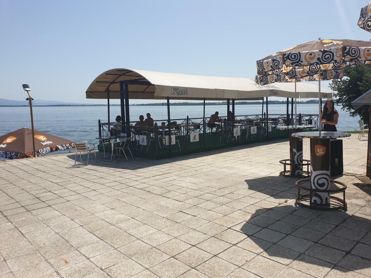 Hotel Eurobus Kaluža 외부 사진